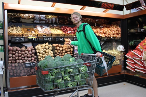 Superjesper kauft Broccoli